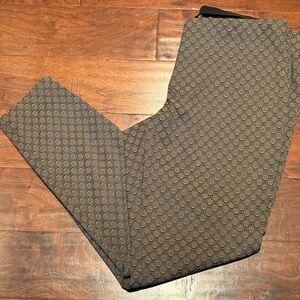 Women’s lightweight pants.